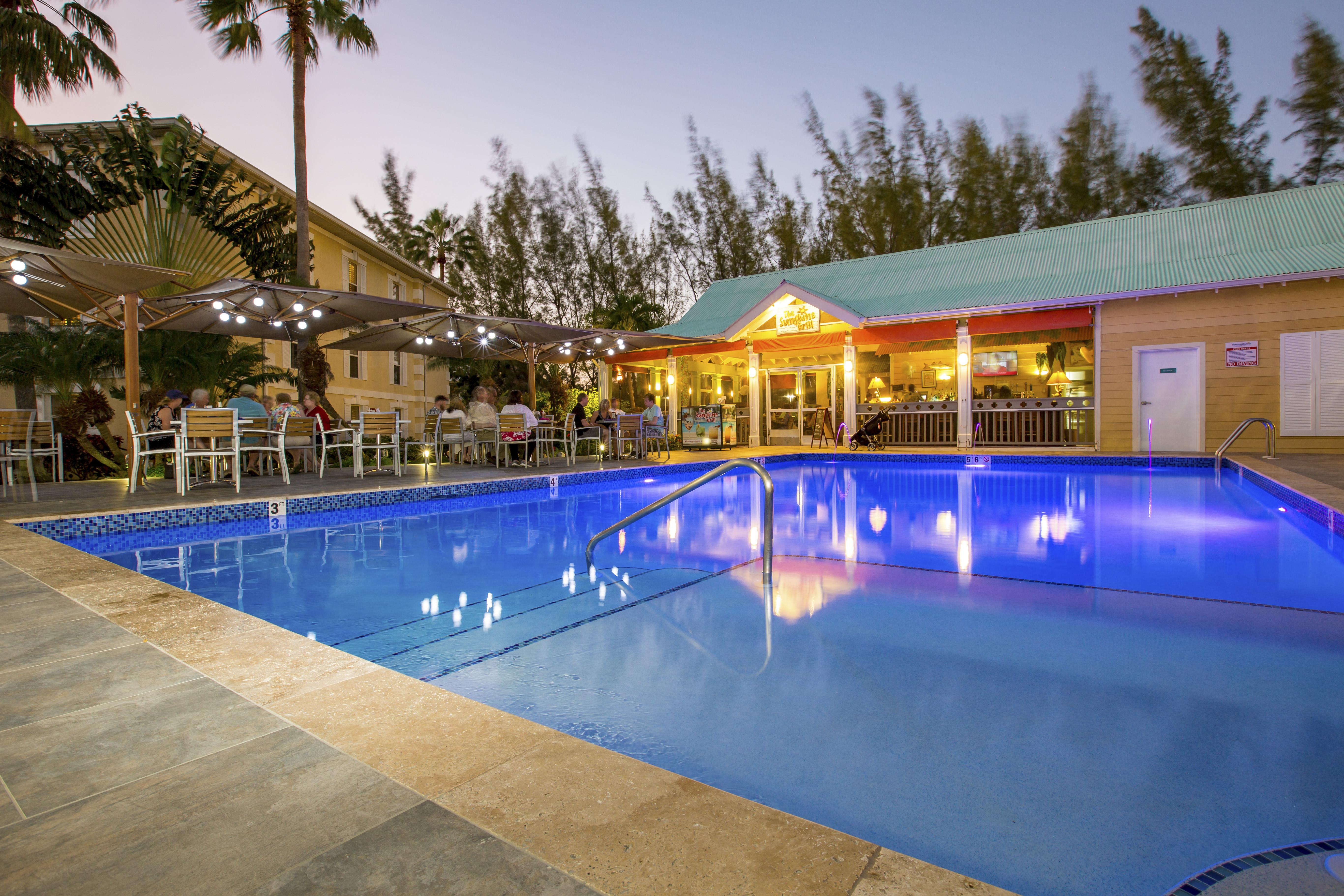 Sunshine Suites Resort West Bay Exteriör bild