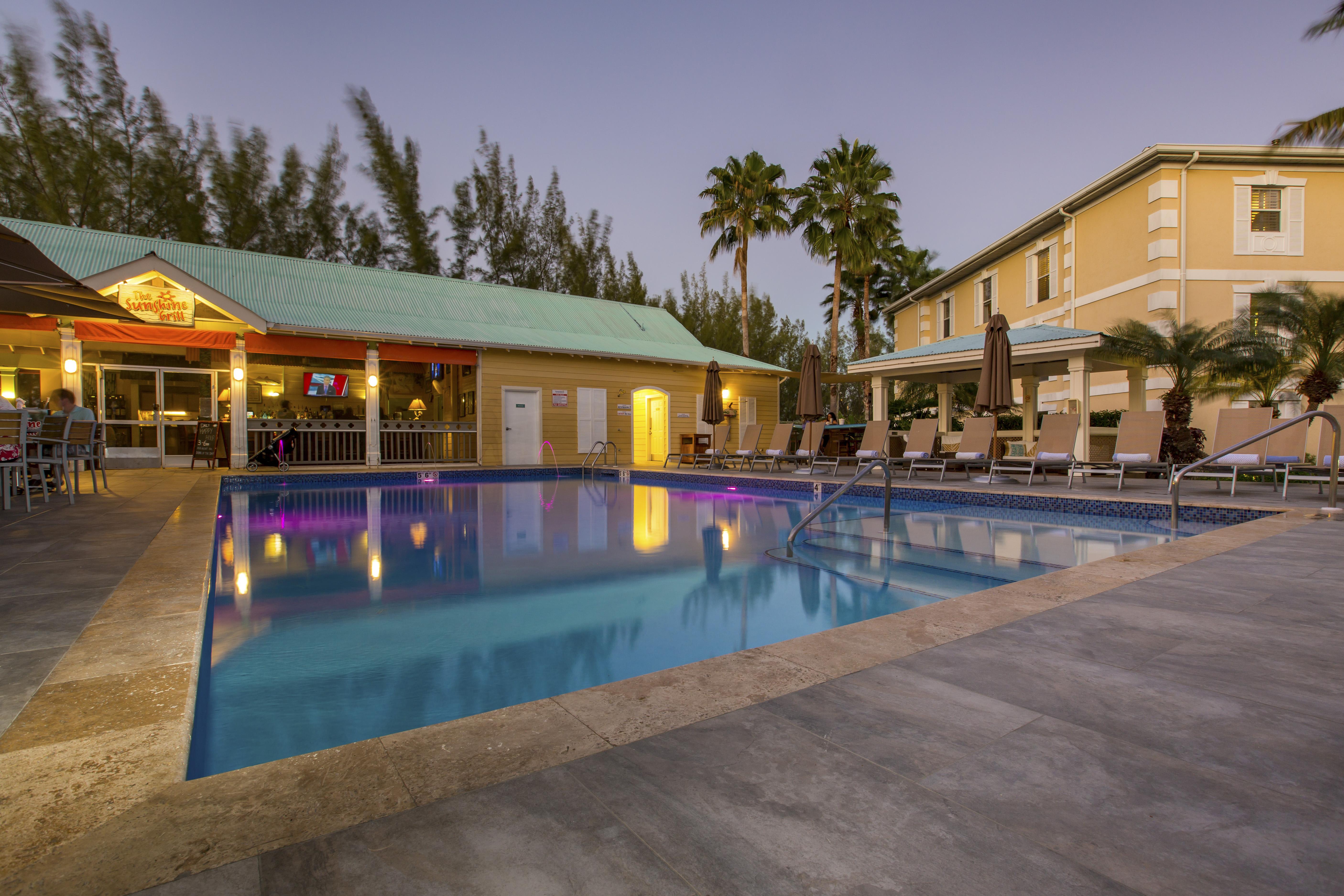 Sunshine Suites Resort West Bay Exteriör bild