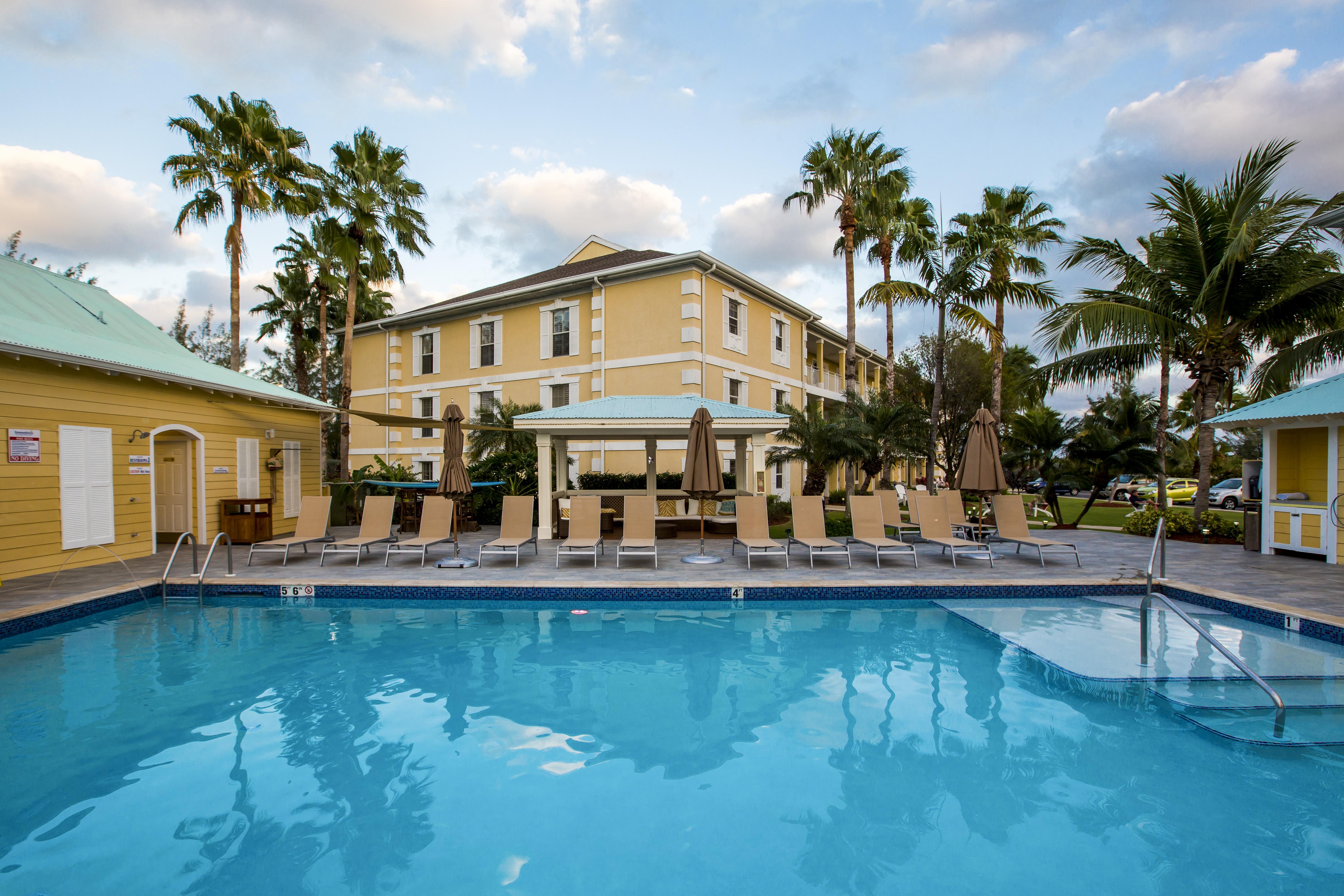 Sunshine Suites Resort West Bay Exteriör bild