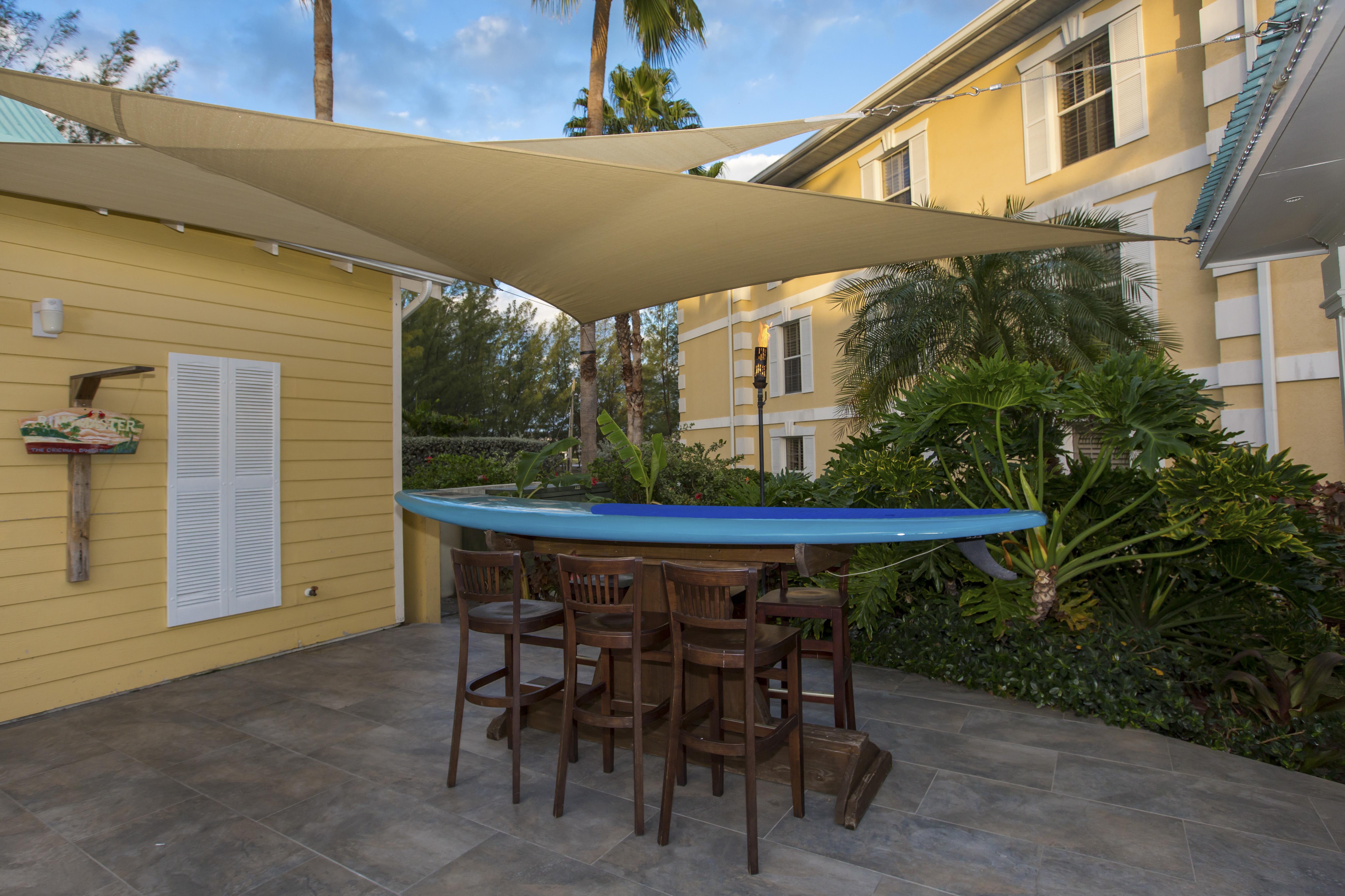Sunshine Suites Resort West Bay Exteriör bild