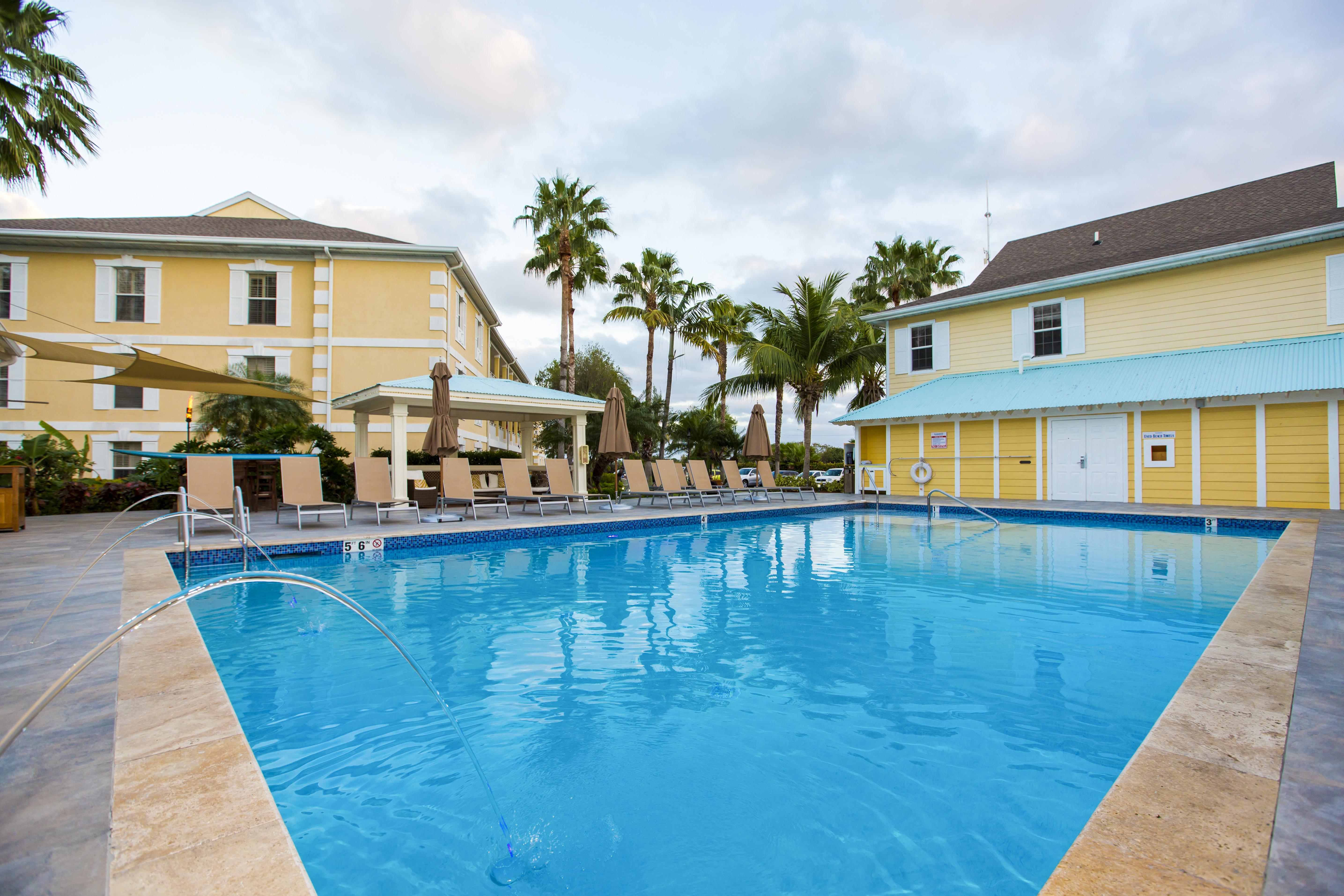 Sunshine Suites Resort West Bay Exteriör bild