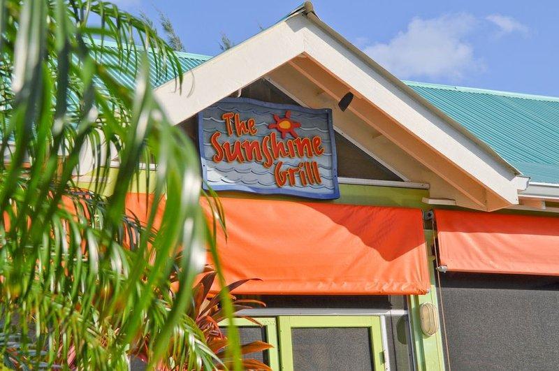 Sunshine Suites Resort West Bay Exteriör bild