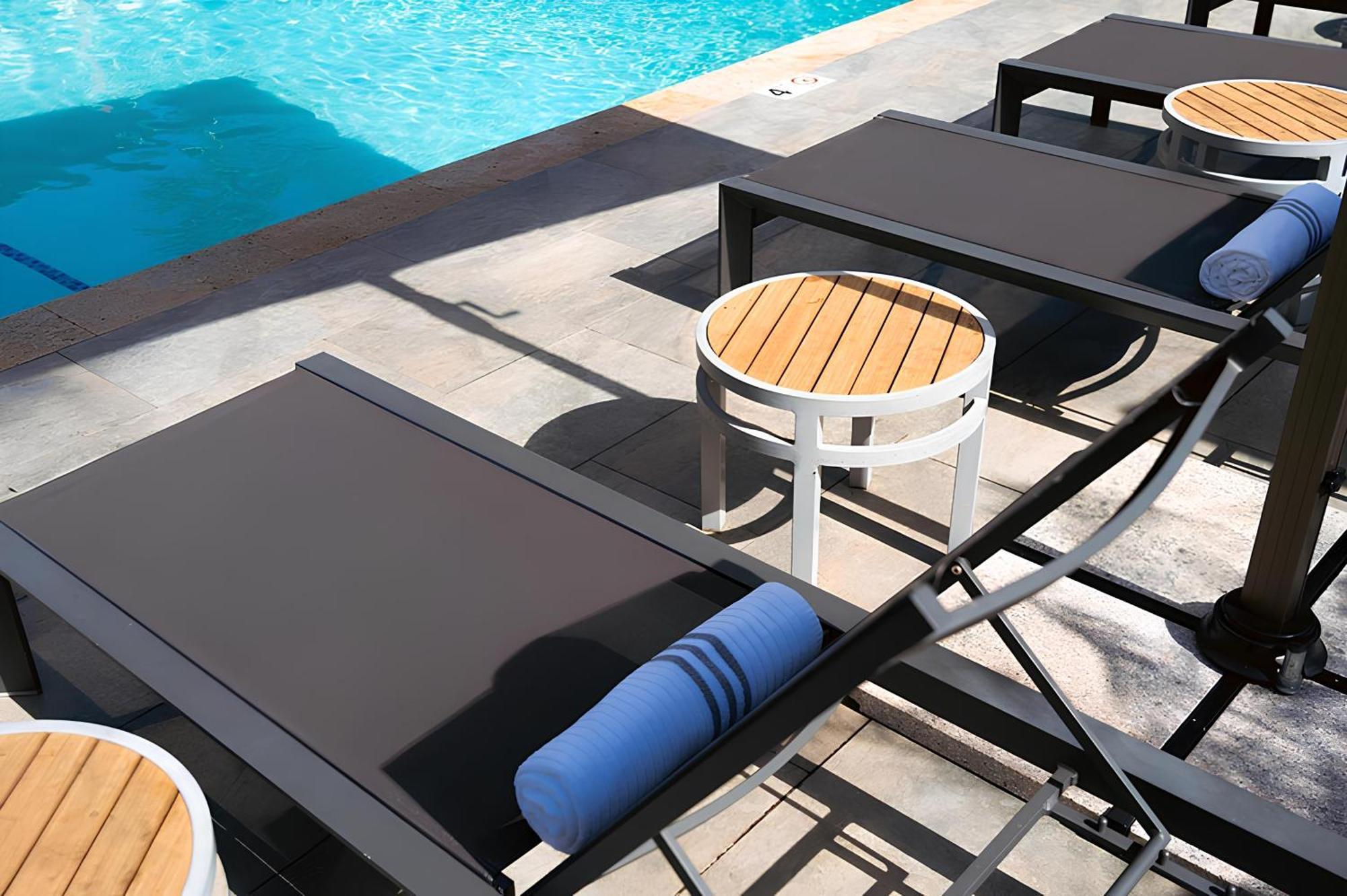 Sunshine Suites Resort West Bay Exteriör bild